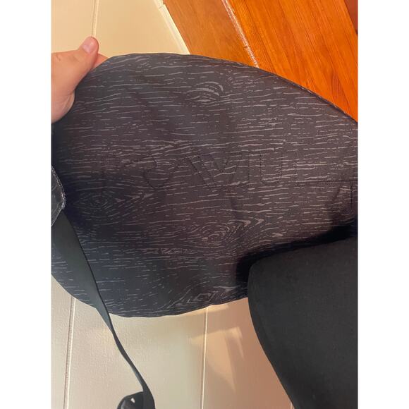 Kavu Rope Sling Bag in Black Topo - Picture 6 of 7